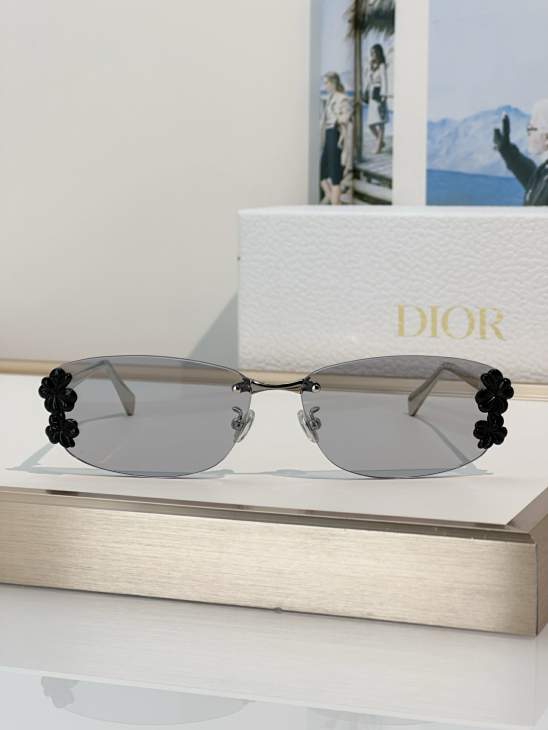 Picture of Dior Sunglasses _SKUfw80880203fw